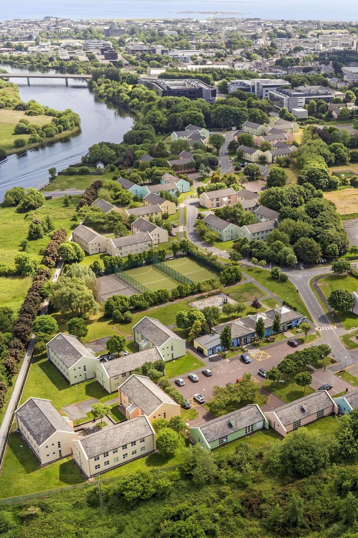 Corrib Village Apartments University Of Galway Dış mekan fotoğraf